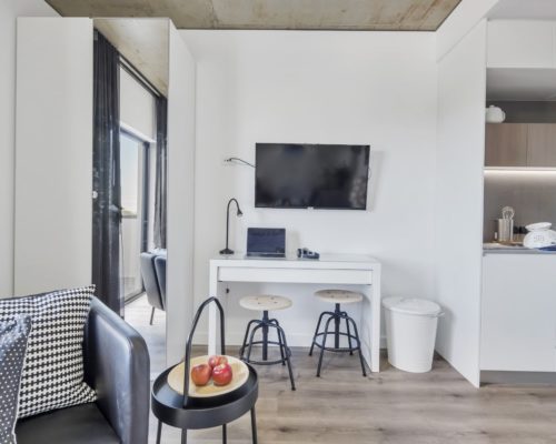 Best studio and apartment rental accommodation near the Sydney Airport and Positioned in the perfect location of Wolli Creek near the Brighton Beaches and Sydney CBD.